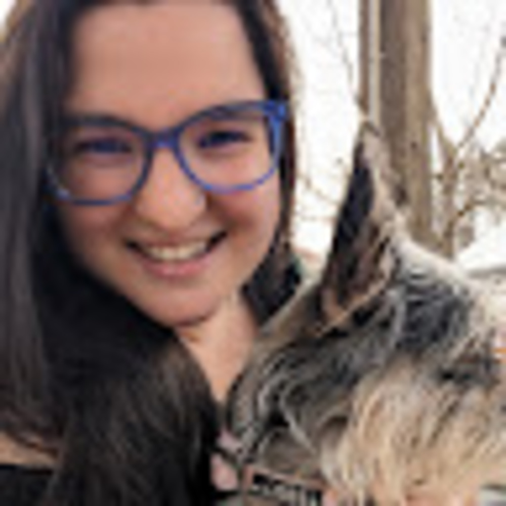Meet your Posher, Cristina - Picture 1 of 1